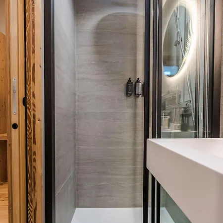 Luxury With Private & Wellness Area メジェーヴ