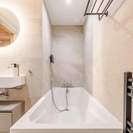 Luxury With Private & Wellness Area メジェーヴ