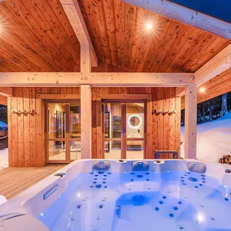 Luxury With Private & Wellness Area メジェーヴ